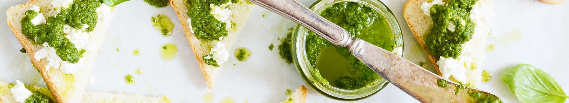 https://hochland3.dsdev.ro/wp-content/uploads/2021/03/Dip-pesto-2.jpg