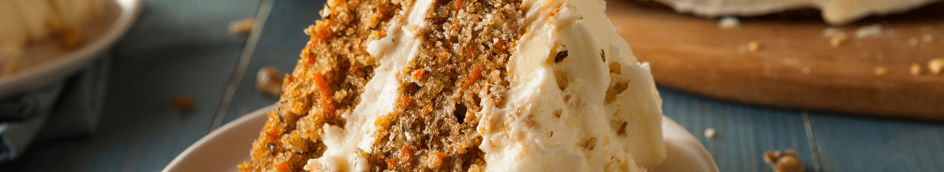 https://hochland3.dsdev.ro/wp-content/uploads/2022/04/carrot-cake-single-desktop-min.png